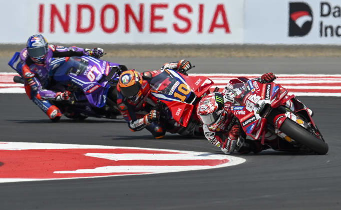 (261010) -- LOMBOK, Oct. 10, 2026 -- Ducati Lenovo Team s Francesco Bagnaia (front R) of Italy races during the qualifying 2 at the Pertamina Grand Prix of Indonesia 2026 at Mandalika International circuit in Lombok, Indonesia, Oct. 10, 2026. ) (SP)INDONESIA-LOMBOK-MOTOGP-GRAND PRIX OF INDONESIA-QUALIFYING 2 Zulkarnain 