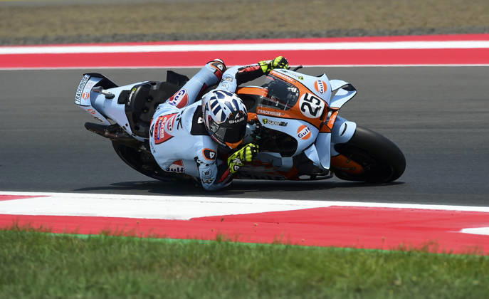 (261010) -- LOMBOK, Oct. 10, 2026 -- SuperFile Trackhouse MotoGP Team s Raul Fernandez of Spain races during the qualifying 2 at the Pertamina Grand Prix of Indonesia 2026 at Mandalika International circuit in Lombok, Indonesia, Oct. 10, 2026. ) (SP)INDONESIA-LOMBOK-MOTOGP-GRAND PRIX OF INDONESIA-QUALIFYING 2 Zulkarnain 