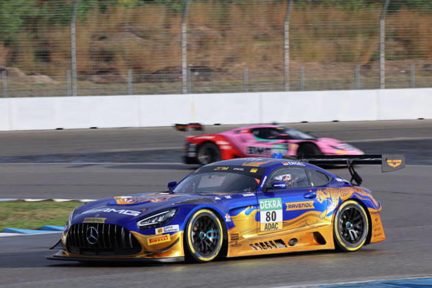 Hockenheim, Deutschland 09.- 11. Oktober 2026: DTM - 2026 - Saisonfinale - Hockenheimring - Samstag Qualifikation Im Bild: Maro Engel (GER 80), im Hintergrund Matteo Cairoli (ITA 14) Hockenheimring Baden Württemberg Copyright: xFotostandx xFWMEDIAx