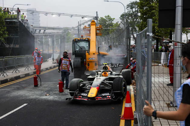 F1 - SINGAPORE GRAND PRIX 2026 06 HADJAR Isack (fra), Red Bull Racing Ford RB22, technical issues, retirement during the 2026 Formula 1 Singapore Grand Prix, 17th round of the 2026 Formula One World Championship, WM, Weltmeisterschaft from October 9 to 11, 2026 on the Marina Bay Street Circuit, in Singapore, Singapore - SingaporeSingapore  Copyright: xDPPIx