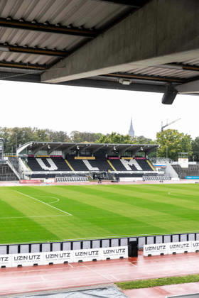 SSV Ulm 1846 Fußball vs. Eintracht Frankfurt II, Fussball, Regionalliga Südwest, 11. Spieltag, Donaustadion Ulm 10.10.26 Das Donaustadion Ulm Sportstätte des SSV Ulm 1846 Fußball Innenansicht Haupttribüne SSV Ulm 1846 Fußball vs. Eintracht Frankfurt II, Fussball, Regionalliga Südwest, 11. Spieltag, Donaustadion Ulm 10.10.26 Foto: Lucca Fundel Ulm Donaustadion Baden-Württemberg Deutschland