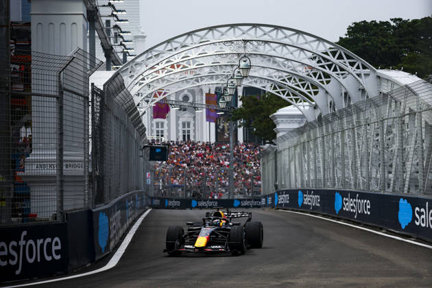 F1 - SINGAPORE GRAND PRIX 2026 03 VERSTAPPEN Max (nld), Red Bull Racing Ford RB22, action during the 2026 Formula 1 Singapore Grand Prix, 17th round of the 2026 Formula One World Championship, WM, Weltmeisterschaft from October 9 to 11, 2026 on the Marina Bay Street Circuit, in Singapore, Singapore - SingaporeSingapore  Copyright: xDPPIx