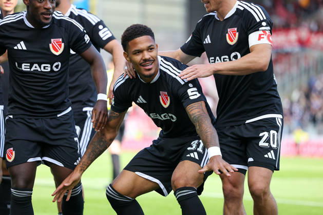 2026.10.10 Fussball 2.Bundesliga SV Darmstadt 98 - Energie Cottbus v.l., Justin Butler (Energie Cottbus) and Teammates seen celebrating after scoring goal to 0:1 Copyright: HMBxMedia JoaquimxFerreira