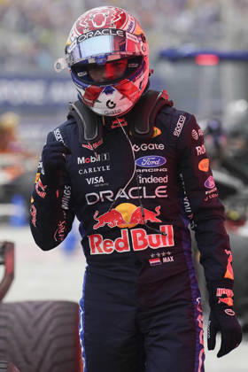 FORMULA 1 SINGAPORE AIRLINES SINGAPORE GRAND PRIX 2026 Max Verstappen (NED) 3 Red Bull Racing in parc ferme after winning the Sprint Race during the Formula 1 Singapore Airlines Singapore Grand Prix 2026, Round 17 of the 2026 Formula 1 World Championship, WM, Weltmeisterschaft from 9th - 11th October 2026 at the Marina Bay Street Circuit, Singapore. Credit: Robbie Hoad Every Second Media Editorial use only. All images are copyright Every Second Media Limited. No images may be reproduced without prior permission. Copyright: xIMAGO EveryxSecondxMediax ESM-2203-0507 RobbiexHoadx xEveryxSecondxMediax