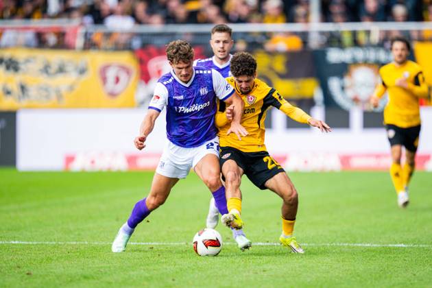 10.10.2026 - Fußball, 2026 2027, 2. Bundesliga, 7. Spieltag, VfL Osnabrück - SG Dynamo Dresden: (L-R) Robin Fabinski (Osnabrück), Ben Bobzien (Dresden) DFL REGULATIONS PROHIBIT ANY USE OF PHOTOGRAPHS AS IMAGE SEQUENCES AND OR QUASI-VIDEO.