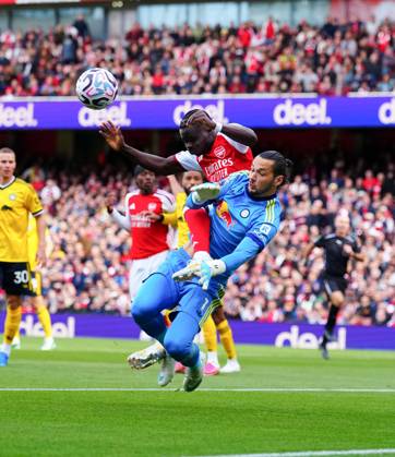 Leeds United goalkeeper James Trafford denies Bukayo Saka of Arsenal Arsenal v Leeds United, Premier League, Football, Emirates Stadium, London, UK - 10 Oct 2026London Emirates Stadium United Kingdom EDITORIAL USE ONLY No use with unauthorised audio, video, data, fixture lists, club league logos or live services. Online in-match use limited to 120 images, no video emulation. No use in betting, games or single club league player publications.  Copyright: xJavierxGarcia Shutterstockx 17204400j