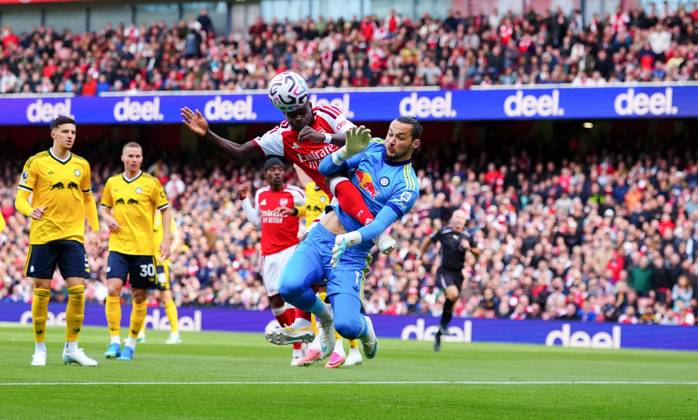 Leeds United goalkeeper James Trafford denies Bukayo Saka of Arsenal Arsenal v Leeds United, Premier League, Football, Emirates Stadium, London, UK - 10 Oct 2026London Emirates Stadium United Kingdom EDITORIAL USE ONLY No use with unauthorised audio, video, data, fixture lists, club league logos or live services. Online in-match use limited to 120 images, no video emulation. No use in betting, games or single club league player publications.  Copyright: xJavierxGarcia Shutterstockx 17204400l