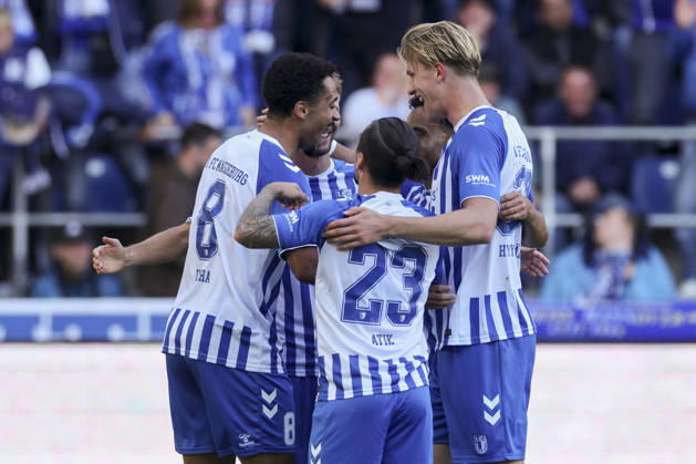 Emmanuel Iyoha (1. FC Magdeburg) bejubelt seinen Treffer mit den Teamkollegen waehrend des spiels der 2. Bundesliga zwischen 1. FC Magdeburg und Hannover 96, Avnet Arena am 10. October 2026 in Magdeburg, Deutschland. (Foto von Marco Steinbrenner DeFodi Images) +++ Emmanuel Iyoha (1. FC Magdeburg) celebrates his goal with teammates during the 2nd Bundesliga match between 1. FC Magdeburg and Hannover 96 at Avnet Arena on October 10, 2026 in Magdeburg, Germany. (Photo by Marco Steinbrenner DeFodi Images) DFB DFL REGULATIONS PROHIBIT ANY USE OF PHOTOGRAPHS AS IMAGE SEQUENCES AND OR QUASI-VIDEO. (Photo by Marco Steinbrenner DeFodi Images) -