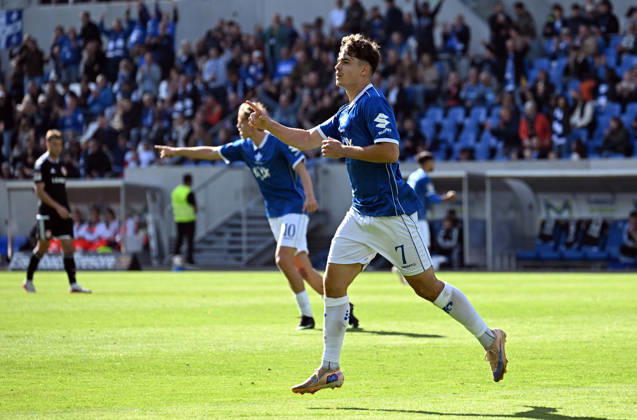 10.10.2026, xjhx, Fussball 2.Bundesliga, SV Darmstadt 98 - Energie Cottbus v.l. Noah Weißhaupt (SV Darmstadt 98) Goal scored, erzielt das Tor zum. 1:1 (DFL DFB REGULATIONS PROHIBIT ANY USE OF PHOTOGRAPHS as IMAGE SEQUENCES and or QUASI-VIDEO) Darmstadt