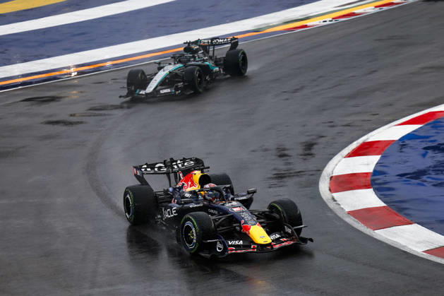 F1 - SINGAPORE GRAND PRIX 2026 03 VERSTAPPEN Max (nld), Red Bull Racing Ford RB22, action, rain, pluie, during the 2026 Formula 1 Singapore Grand Prix, 17th round of the 2026 Formula One World Championship, WM, Weltmeisterschaft from October 9 to 11, 2026 on the Marina Bay Street Circuit, in Singapore, Singapore - SingaporeSingapore  Copyright: xDPPIx