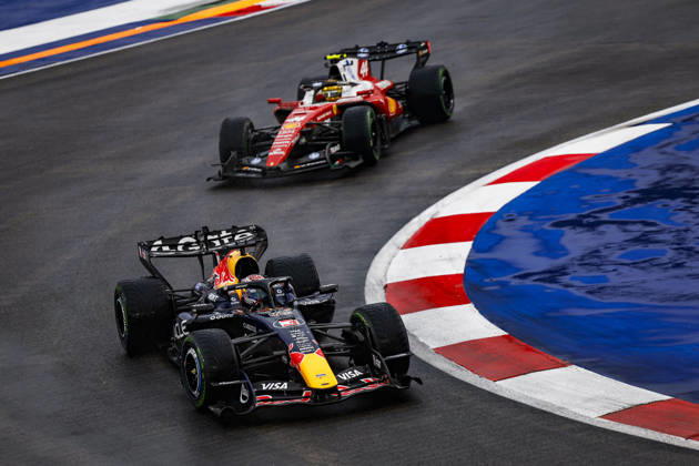F1 - SINGAPORE GRAND PRIX 2026 03 VERSTAPPEN Max (nld), Red Bull Racing Ford RB22, action during the 2026 Formula 1 Singapore Grand Prix, 17th round of the 2026 Formula One World Championship, WM, Weltmeisterschaft from October 9 to 11, 2026 on the Marina Bay Street Circuit, in Singapore, Singapore - SingaporeSingapore  Copyright: xJulienxDelfossex