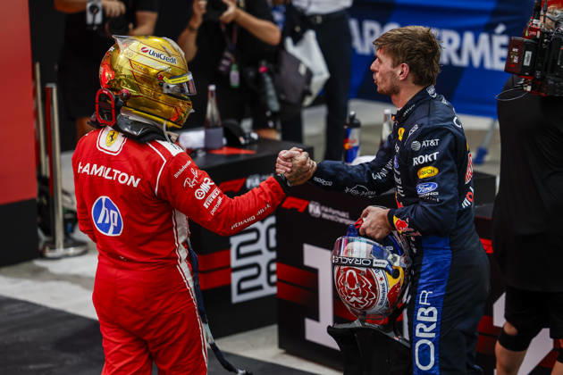 F1 - SINGAPORE GRAND PRIX 2026 HAMILTON Lewis (gbr), Scuderia Ferrari SF-26, VERSTAPPEN Max (nld), Red Bull Racing Ford RB22, portrait during the 2026 Formula 1 Singapore Grand Prix, 17th round of the 2026 Formula One World Championship, WM, Weltmeisterschaft from October 9 to 11, 2026 on the Marina Bay Street Circuit, in Singapore, Singapore - SingaporeSingapore Copyright: xJulienxDelfossex