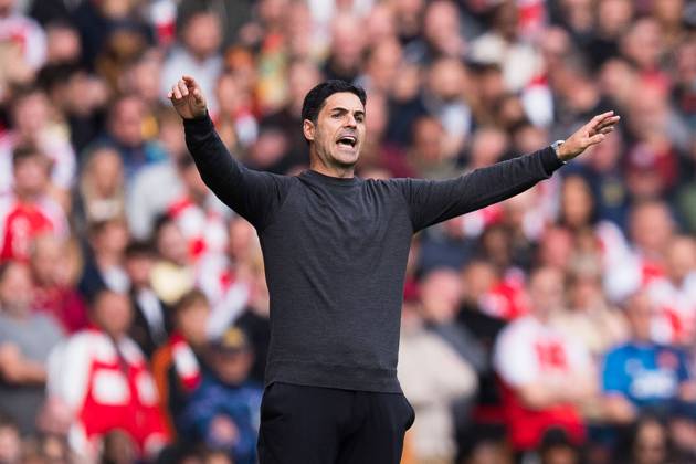 Arsenal Manager Mikel Arteta gives his players instructions Arsenal v Leeds United, Premier League, Football, Emirates Stadium, London, UK - 10 Oct 2026London Emirates Stadium United Kingdom EDITORIAL USE ONLY No use with unauthorised audio, video, data, fixture lists, club league logos or live services. Online in-match use limited to 120 images, no video emulation. No use in betting, games or single club league player publications.  Copyright: xWiredxPhotos Shutterstockx 17204325x