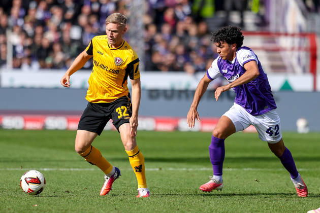 2026.10.10, xkwix, Fußball, 2. Bundesliga, VfL Osnabrück - SG Dynamo Dresden, Stadion an der Bremer Brücke, 7.Spieltag, Saison 2026 2027: Friedrich Mueller (SG Dynamo Dresden 42) im Zweikampf gegen Jonathan German Gomez (VfL Osnabrueck 42) DFB regulations prohibit any use of photographs as image sequences and or quasi-video. Photo: xKamilxWilkowskixPressefotoKochx Niedersachsen Deutschland
