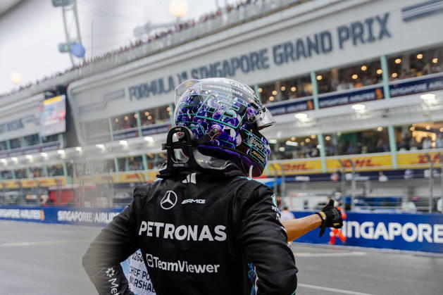 2026 Formula 1 Singapore Grand Prix - Sprint GEORGE RUSSELL (GBR) of Mercedes-AMG PETRONAS Formula One Team CRASH Sprint Race on SATURDAY during the 2026 FORMULA 1 SINGAPORE AIRLINES SINGAPORE GRAND PRIX 2026 at MARINA BAY STREET CIRCUIT SINGAPORE on October 10, 2026. Photo by Tan Jun Da ABACAPRESS.COM Singapore Singapore  Copyright: xJunxDaxTan ABACAx