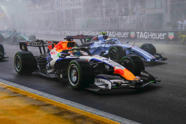 RECORD DATE NOT STATED 10th October 2026; Marina Bay, Singapore; Formula 1, Singapore Grand Prix, Sprint Race and Qualifying Day; Arvid Lindblad (41) of Great Britain and Visa Cash App Racing Bulls Formula One Team tries to get ahead of Gabriel Bortoleto (5) of Brazil and Audi Revolut F1 Team DavidxAsh