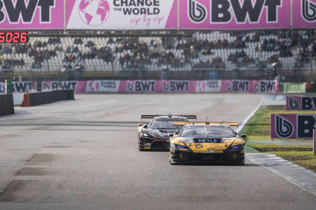 10.10.2026, GER, Motorsport, ADAC DTM, Saison 2026, Hockenheimring Maximilian Paul ( Deutschland, TGI Team by GRT, Grasser, Lamborghini Temerario GT3, 19 ) vor Ben Dörr ( Deutschland, Dörr Motorsport, McLaren 720S GT3 Evo, 25 ) beim DTM Finalwochenende am Hockenheimring Hockenheim Hockenheimring Baden-Württemberg Deutschland Copyright: xnordphotoxGmbHx xKnabx