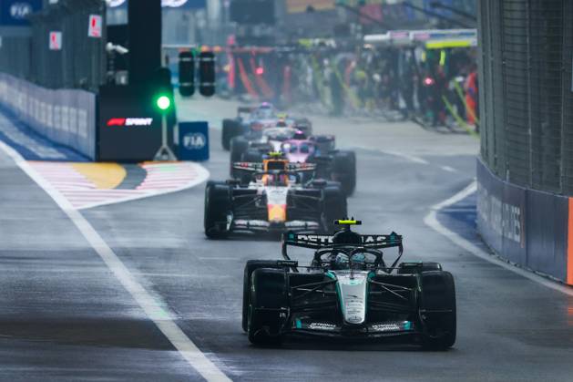 12 KIMI ANTONELLI Andrea (ita), Mercedes AMG F1 Team W17, action F1 GP 17 Singapore 2026 F1 GP 17 Singapore 2026 81 PIASTRI Oscar (aus), McLaren F1 Team MCL40, action F1 GP 17 Singapore 2026 Singapore
