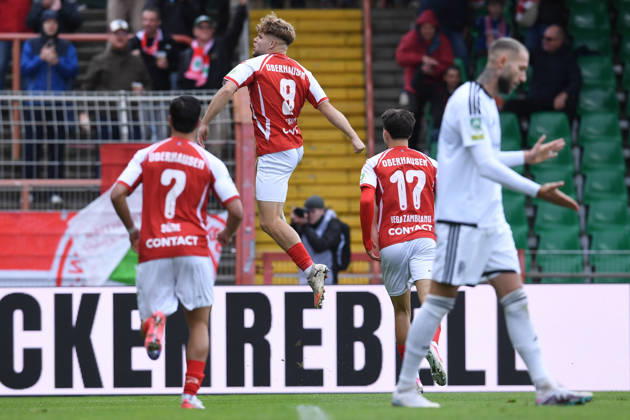 Fußball Regionalliga West 12. Spieltag Rot-Weiß Oberhausen - 1. FC Bocholt am 10.10.2026 im Stadion Niederrhein in Oberhausen Torjubel zum 1:0 durch Timur Mehmet Kesim ( Oberhausen )