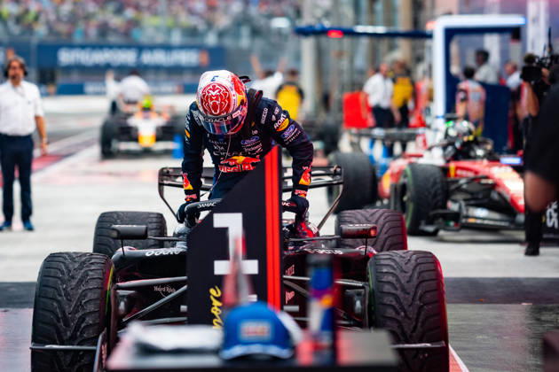 Formula 1 Singapore Airlines Singapore Grand Prix 2026 Levi Erb OVERTAKE MAXPPP - Singapore 10 10 2026 03 VERSTAPPEN Max (nld), Oracle Red Bull Racing, portrait Race winner at the Formula 1 Singapore Airlines Singapore Grand Prix 2026, the 16th round of the 2026 FIA Formula 1 World Championship, WM, Weltmeisterschaft at the Marina Bay Street Circuit in Singapore, from 08 to 11 October 2026 Singapore Marina Bay Street Circuit Singapore  Copyright: xOVERTAKE MAXPPPxLevixErbx OVT202610104833 OVT202610104833