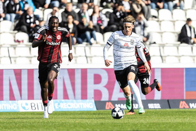 SSV Ulm 1846 Fußball vs. Eintracht Frankfurt II, Fussball, Regionalliga Südwest, 11. Spieltag, Donaustadion Ulm 10.10.26 v.l. Collin Owusu Etse (Eintracht Frankfurt II, 27), Oliver Wähling (SSV Ulm 1846 Fußball, 10) SSV Ulm 1846 Fußball vs. Eintracht Frankfurt II, Fussball, Regionalliga Südwest, 11. Spieltag, Donaustadion Ulm 10.10.26 Foto: Lucca Fundel Ulm Donaustadion Baden-Württemberg Deutschland