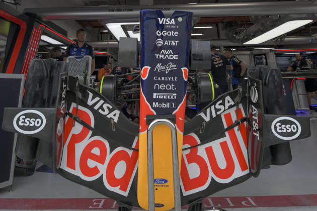 October 10, 2026, Singapore, Tamilnadu, Singapore: Scenes from the Red Bull Pit Saturday 10th October , Singapore Grand Prix 2026, Marina Bay Street Circuit. Singapore Singapore - ZUMAc251 20261010_znp_c251_028 Copyright: xVikramxChandrasekarx