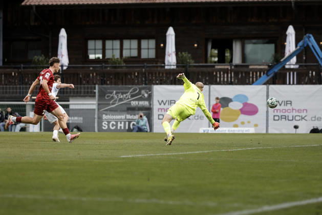 10.10.2026, xhettx, Fussball 3.Liga, SG Sonnenhof Grossaspach - SV Waldhof Mannheim v.l. das 1:1 durch Lovis Bierschenk (SV Waldhof Mannheim, 7)