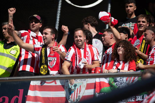 ESP: LaLiga EA Sports Rayo Vallecano v Athletic Club fans of athletic during LaLiga EA Sports between Rayo Vallecano v Athletic Club played at Vallecas Stadium in Madrid on October 10, 2026 in Spain Spain Futbol Copyright: xAgenciaxLOFx
