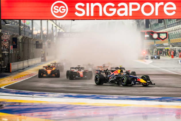 2026 Formula 1 Singapore Grand Prix - Sprint MAX VERSTAPPEN 1 (NED) of Oracle Red Bull Racing (Red Bull Racing RB22) at the race start during Qualifying day on Saturday during the Formula 1 Singapore Airlines Singapore Grand Prix 2026 at Marina Bay Street Circuit, Singapore, on October 10, 2026. Photo by Antoine LAPEYRE Reveries Agency via ABACAPRESS.COM Singapore Singapore  Copyright: xAntoinexLapeyre ReveriesxAgency ABACAx