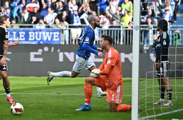 10.10.2026, xfux, Fussball 2.Bundesliga, SV Darmstadt 98 - Energie Cottbus v.l. Torschuetze Torschütze Aleksandar Vukotic (SV Darmstadt 98), Marcel Lotka (FC Engerie Cottbus), Lucas Copado (FC Engerie Cottbus) Torjubel, Jubel, Goal celebration, celebrate the goal zum 2:1 jubelnd bejubelt jubelt jubeln Jubel (DFL DFB REGULATIONS PROHIBIT ANY USE OF PHOTOGRAPHS as IMAGE SEQUENCES and or QUASI-VIDEO) Darmstadt