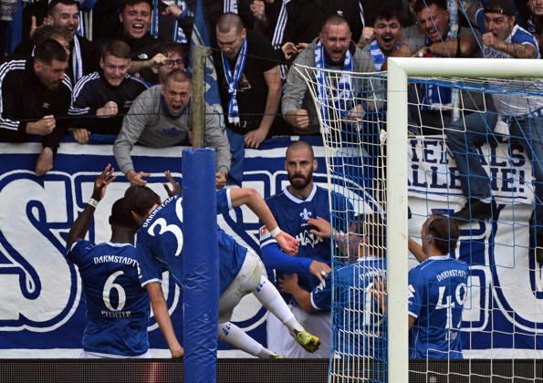 10.10.2026, xjhx, Fussball 2.Bundesliga, SV Darmstadt 98 - Energie Cottbus v.l. Aleksandar Vukotic (SV Darmstadt 98) celebrate the goal, Der Torjubel zum 2:1 (DFL DFB REGULATIONS PROHIBIT ANY USE OF PHOTOGRAPHS as IMAGE SEQUENCES and or QUASI-VIDEO) Darmstadt