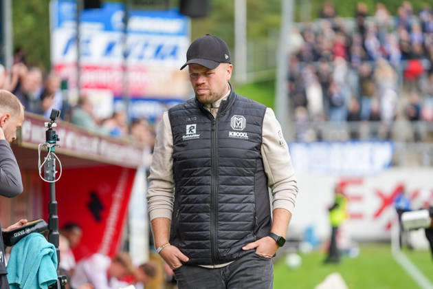 Deutschland: Fussball, 3. Liga, 8. Spieltag, Hänsch-Arena, Meppen, Emsland, Niedersachsen, SV Meppen vs. VfB Stuttgart U21, U 21 VfB Stuttgart II: Lucas Beniermann (Trainer, SV Meppen) Copyright: xMichelxWittex