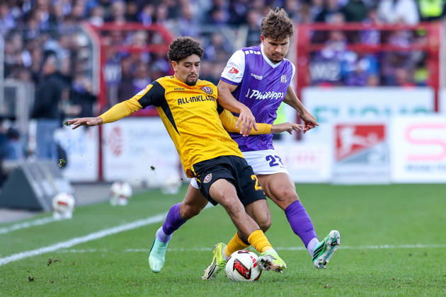 2026.10.10, xkwix, Fußball, 2. Bundesliga, VfL Osnabrück - SG Dynamo Dresden, Stadion an der Bremer Brücke, 7.Spieltag, Saison 2026 2027: Ben Bobzien (SG Dynamo Dresden 20) im Zweikampf gegen Robin Fabinski (VfL Osnabrueck 27) DFB regulations prohibit any use of photographs as image sequences and or quasi-video. Photo: xKamilxWilkowskixPressefotoKochx Niedersachsen Deutschland