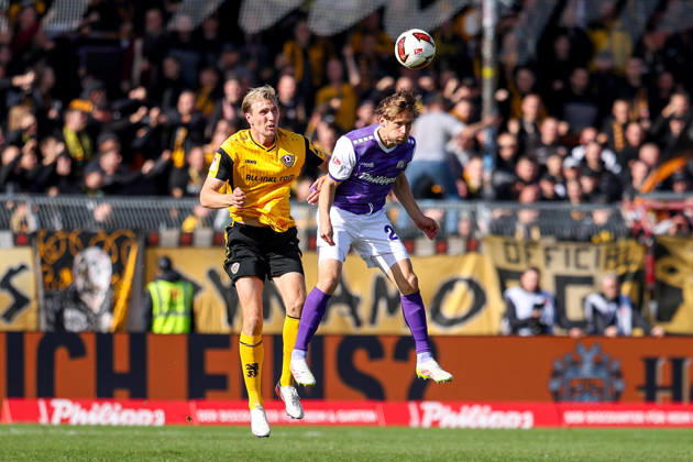 2026.10.10, xkwix, Fußball, 2. Bundesliga, VfL Osnabrück - SG Dynamo Dresden, Stadion an der Bremer Brücke, 7.Spieltag, Saison 2026 2027: Jannik Mueller (VfL Osnabrueck 24) im Zweikampf gegen Vincent Vermeij (SG Dynamo Dresden 9) DFB regulations prohibit any use of photographs as image sequences and or quasi-video. Photo: xKamilxWilkowskixPressefotoKochx Niedersachsen Deutschland