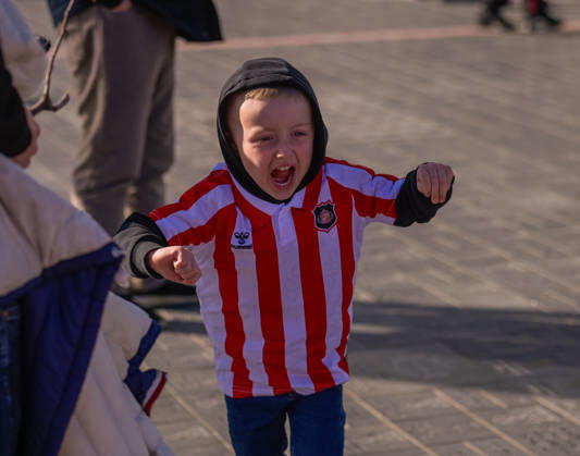Sunderland v Brighton, Premier League, Football, Stadium Of Light, Sunderland UK - 10 Oct 2026 Young Sunderland fan excited pre match Sunderland Stadium Of Light Tyne and Wear UK, UK NEWSPAPERS OUT Copyright: xAdamxCookx