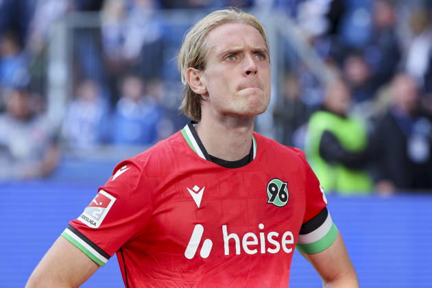Stefan Teitur Thordarson (Hannover 96) schaut enttaeuscht waehrend des spiels der 2. Bundesliga zwischen 1. FC Magdeburg und Hannover 96, Avnet Arena am 10. October 2026 in Magdeburg, Deutschland. (Foto von Marco Steinbrenner DeFodi Images) +++ Stefan Teitur Thordarson (Hannover 96) looks dejected during the 2nd Bundesliga match between 1. FC Magdeburg and Hannover 96 at Avnet Arena on October 10, 2026 in Magdeburg, Germany. (Photo by Marco Steinbrenner DeFodi Images) DFB DFL REGULATIONS PROHIBIT ANY USE OF PHOTOGRAPHS AS IMAGE SEQUENCES AND OR QUASI-VIDEO. (Photo by Marco Steinbrenner DeFodi Images) -