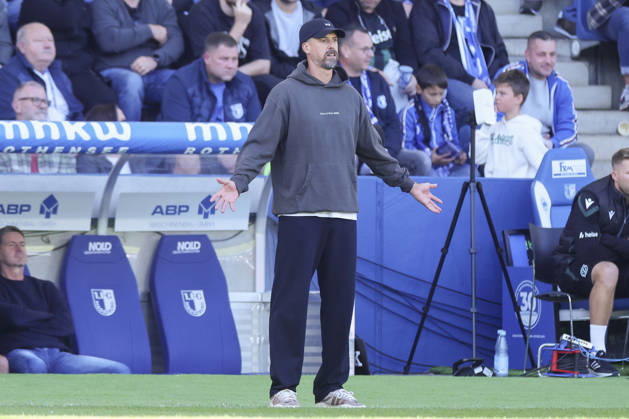 Trainer Sandro Wagner (Hannover 96) schaut enttaeuscht waehrend des spiels der 2. Bundesliga zwischen 1. FC Magdeburg und Hannover 96, Avnet Arena am 10. October 2026 in Magdeburg, Deutschland. (Foto von Marco Steinbrenner DeFodi Images) +++ Trainer Sandro Wagner (Hannover 96) looks dejected during the 2nd Bundesliga match between 1. FC Magdeburg and Hannover 96 at Avnet Arena on October 10, 2026 in Magdeburg, Germany. (Photo by Marco Steinbrenner DeFodi Images) DFB DFL REGULATIONS PROHIBIT ANY USE OF PHOTOGRAPHS AS IMAGE SEQUENCES AND OR QUASI-VIDEO. (Photo by Marco Steinbrenner DeFodi Images) -