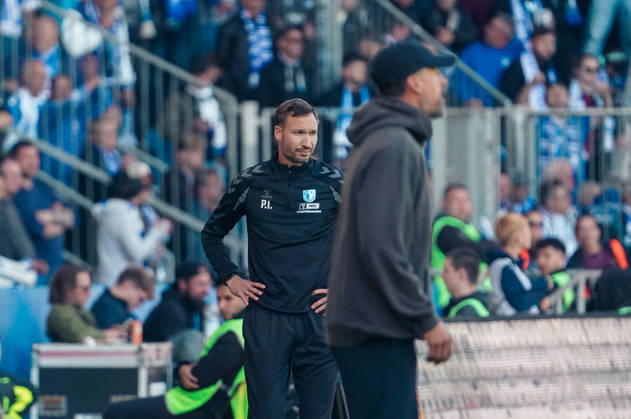 Deutschland: Fussball 2. Bundesliga 2026 2027, 7. Spieltag - 1. FC Magdeburg vs Hannover 96 - Avnet Arena (Magdeburg): Geste, Gestik, Emotion Petrik Sander (Trainer 1. FC Magdeburg) Copyright: xAymanxAlahmedx