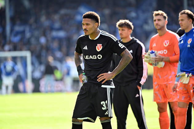 10.10.2026, xjhx, Fussball 2.Bundesliga, SV Darmstadt 98 - Energie Cottbus v.l. Justin Butler (Energie Cottbus) enttaeuscht, enttaeuscht schauend, dissapointed (DFL DFB REGULATIONS PROHIBIT ANY USE OF PHOTOGRAPHS as IMAGE SEQUENCES and or QUASI-VIDEO) Darmstadt
