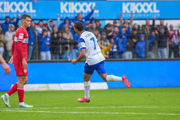 Deutschland: Fussball, 3. Liga, 8. Spieltag, Hänsch-Arena, Meppen, Emsland, Niedersachsen, SV Meppen vs. VfB Stuttgart U21, U 21 VfB Stuttgart II: Jubel Oliver Schmitt (SV Meppen, 7) über sein Tor zum 1:1. Copyright: xMichelxWittex