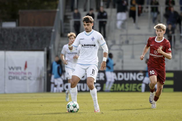 10.10.2026, xhettx, Fussball 3.Liga, SG Sonnenhof Grossaspach - SV Waldhof Mannheim v.l. Masca (SV Waldhof Mannheim, 11) am Ball
