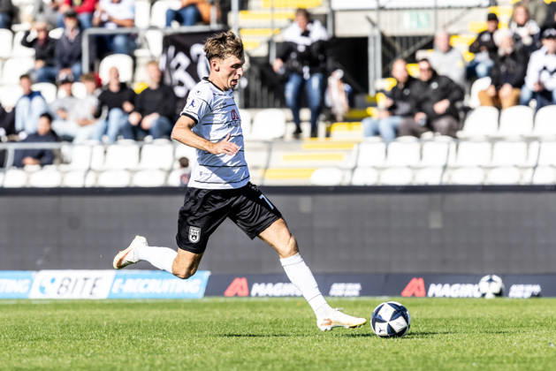 SSV Ulm 1846 Fußball vs. Eintracht Frankfurt II, Fussball, Regionalliga Südwest, 11. Spieltag, Donaustadion Ulm 10.10.26 Benjamin Goller (SSV Ulm 1846 Fußball, 07) SSV Ulm 1846 Fußball vs. Eintracht Frankfurt II, Fussball, Regionalliga Südwest, 11. Spieltag, Donaustadion Ulm 10.10.26 Foto: Lucca Fundel Ulm Donaustadion Baden-Württemberg Deutschland