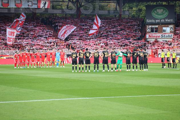Berlin, Deutschland, 10.10.2026: Stadion Alte Försterei: 5. Spieltag, Saison 2026 27, 1. Fußball-Bundesliga: Union Berlin - SV Elversberg: Die beiden Mannschaften vor dem Spiel. Copyright: xdtsxNachrichtenagenturx dts_137854