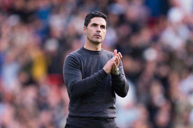Arsenal Manager Mikel Arteta claps towards fans at full-time Arsenal v Leeds United, Premier League, Football, Emirates Stadium, London, UK - 10 Oct 2026London Emirates Stadium United Kingdom EDITORIAL USE ONLY No use with unauthorised audio, video, data, fixture lists, club league logos or live services. Online in-match use limited to 120 images, no video emulation. No use in betting, games or single club league player publications.  Copyright: xWiredxPhotos Shutterstockx 17204325al