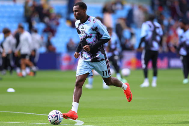 Aston Villa v Brentford, Premier League Nicolas Jackson of Aston Villa warms up before the Aston Villa v Brentford Premier League match at Villa Park, Birmingham, England on 10 October 2026 Credit: Ryan Crockett Every Second Media Editorial use only. All images are copyright Every Second Media Limited. No images may be reproduced without prior permission. All rights reserved. Premier League and Football League images are subject to licensing agreements with Football DataCo Limited. see https: www.football-dataco.com Copyright: xIMAGO EveryxSecondxMediax ESM-2212-0023 RyanxCrockettx xEveryxSecondxMediax