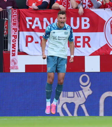 10.10.2026, Fussball Bundesliga, 1. FSV Mainz 05 - Bayer 04 Leverkusen, v.l., Torjubel zum 0:2 durch Patrik Schick (Bayer 04 Leverkusen), Goal celebration, celebrate the goal DFL DFB REGULATIONS PROHIBIT ANY USE OF PHOTOGRAPHS AS IMAGE SEQUENCES AND OR QUASI-VIDEO. xdcx Copyright: HMBxMedia Claus