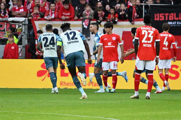 10.10.2026, xsltx, Fussball 1.Bundesliga, FSV Mainz 05 - Bayer 04 Leverkusen v.l. Torjubel nach dem Tor zum celebrating the goal celebrate 0:1 durch Robert Andrich (Bayer 04 Leverkusen) (DFL DFB REGULATIONS PROHIBIT ANY USE OF PHOTOGRAPHS as IMAGE SEQUENCES and or QUASI-VIDEO) Mainz