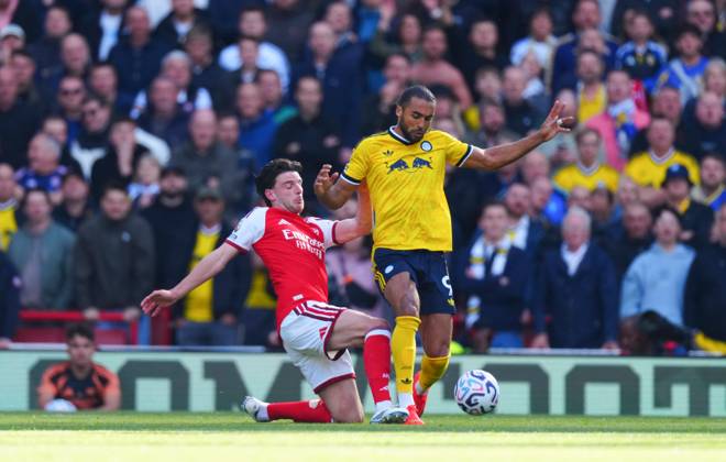 Declan Rice of Arsenal battles with Dominic Calvert-Lewin of Leeds United Arsenal v Leeds United, Premier League, Football, Emirates Stadium, London, UK - 10 Oct 2026London Emirates Stadium United Kingdom EDITORIAL USE ONLY No use with unauthorised audio, video, data, fixture lists, club league logos or live services. Online in-match use limited to 120 images, no video emulation. No use in betting, games or single club league player publications.  Copyright: xJavierxGarcia Shutterstockx 17204400ah