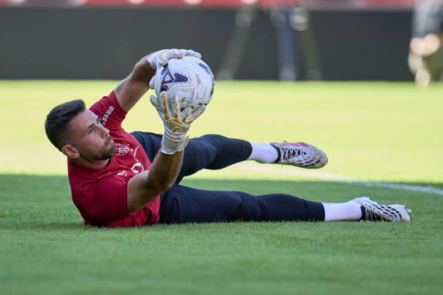 October 10, 2026, Madrid, Madrid, Spain: Unai Simon of Athletic Club warms up during the Spanish League, LaLiga EA Sports, football match played between Rayo Vallecano and Athletic Club at Vallecas stadium on October 10, 2026, in Madrid, Spain. Rayo Vallecano V Athletic Club - LaLiga EA Sports - ZUMAa181 20261010_zaa_a181_014 Copyright: xAngelxPerezxMecax