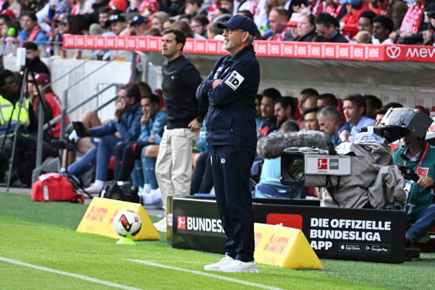 10.10.2026, xsltx, Fussball 1.Bundesliga, FSV Mainz 05 - Bayer 04 Leverkusen v.l. Trainer Urs Fischer (FSV Mainz 05) (DFL DFB REGULATIONS PROHIBIT ANY USE OF PHOTOGRAPHS as IMAGE SEQUENCES and or QUASI-VIDEO) Mainz
